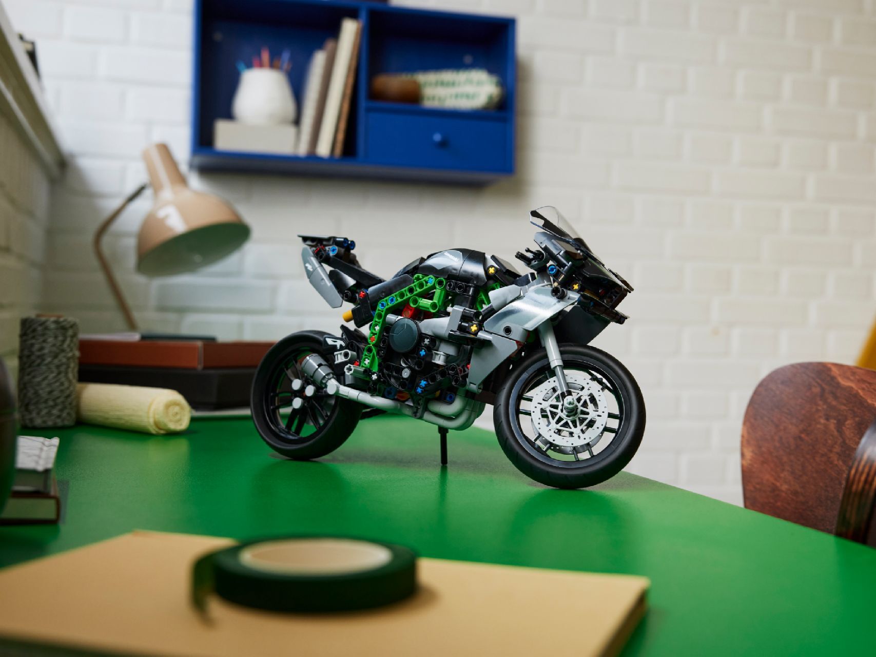 LEGO® Kawasaki Ninja H2R Motorcycle