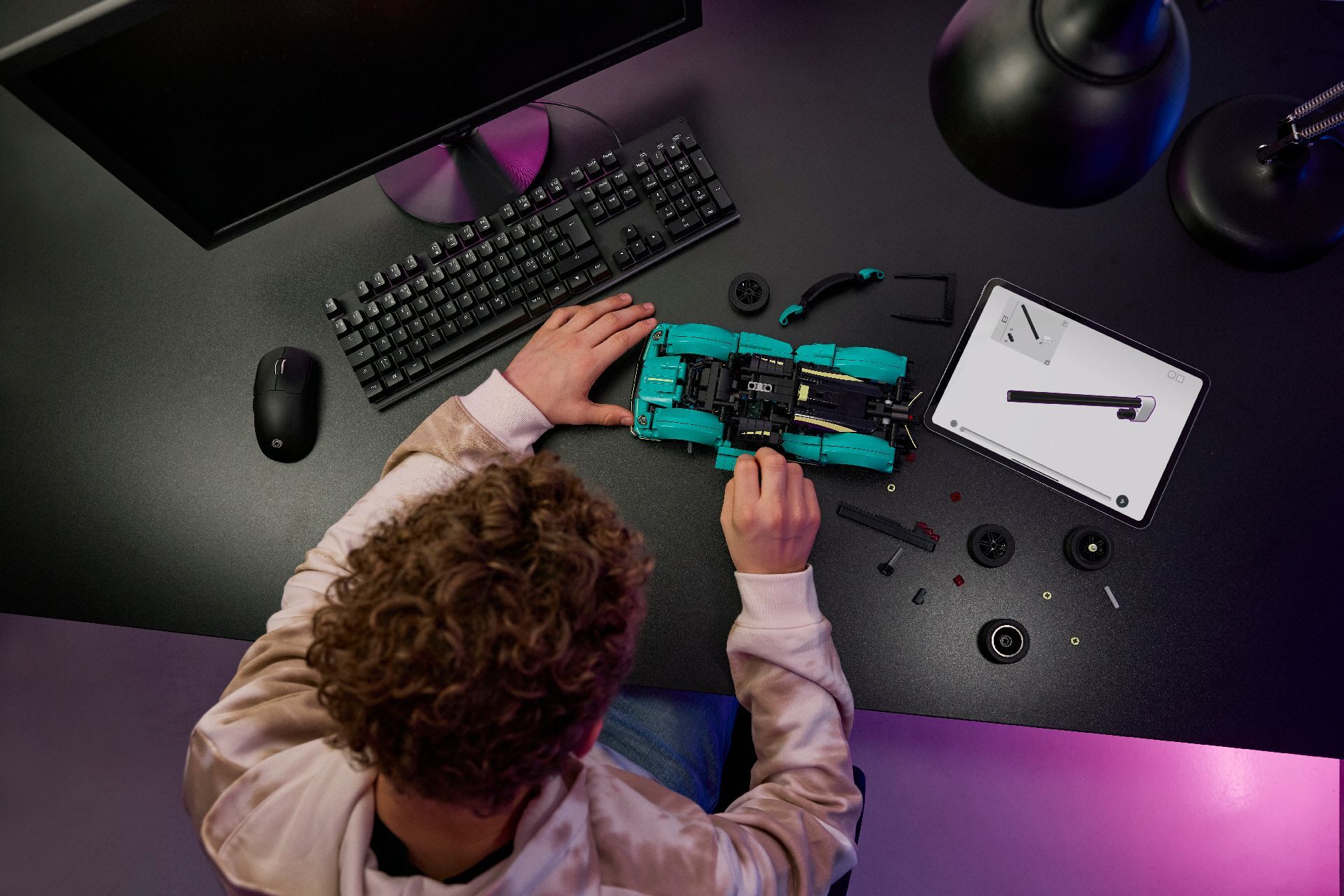 LEGO® Aston Martin Valkyrie