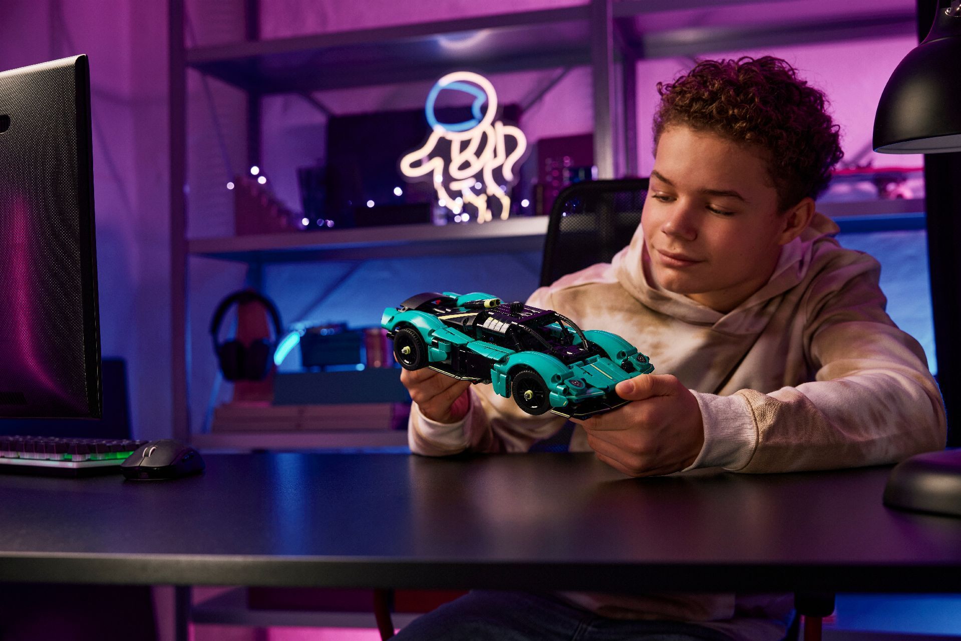 LEGO® Aston Martin Valkyrie