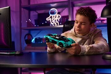 LEGO® Aston Martin Valkyrie