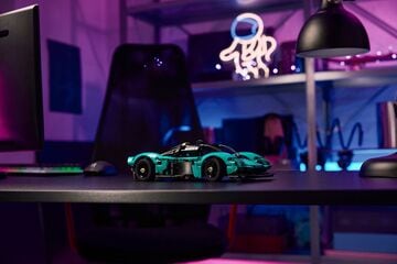 LEGO® Aston Martin Valkyrie