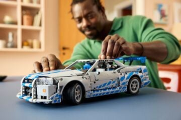 LEGO® 2 Fast 2 Furious Nissan Skyline GT-R (R34) Car