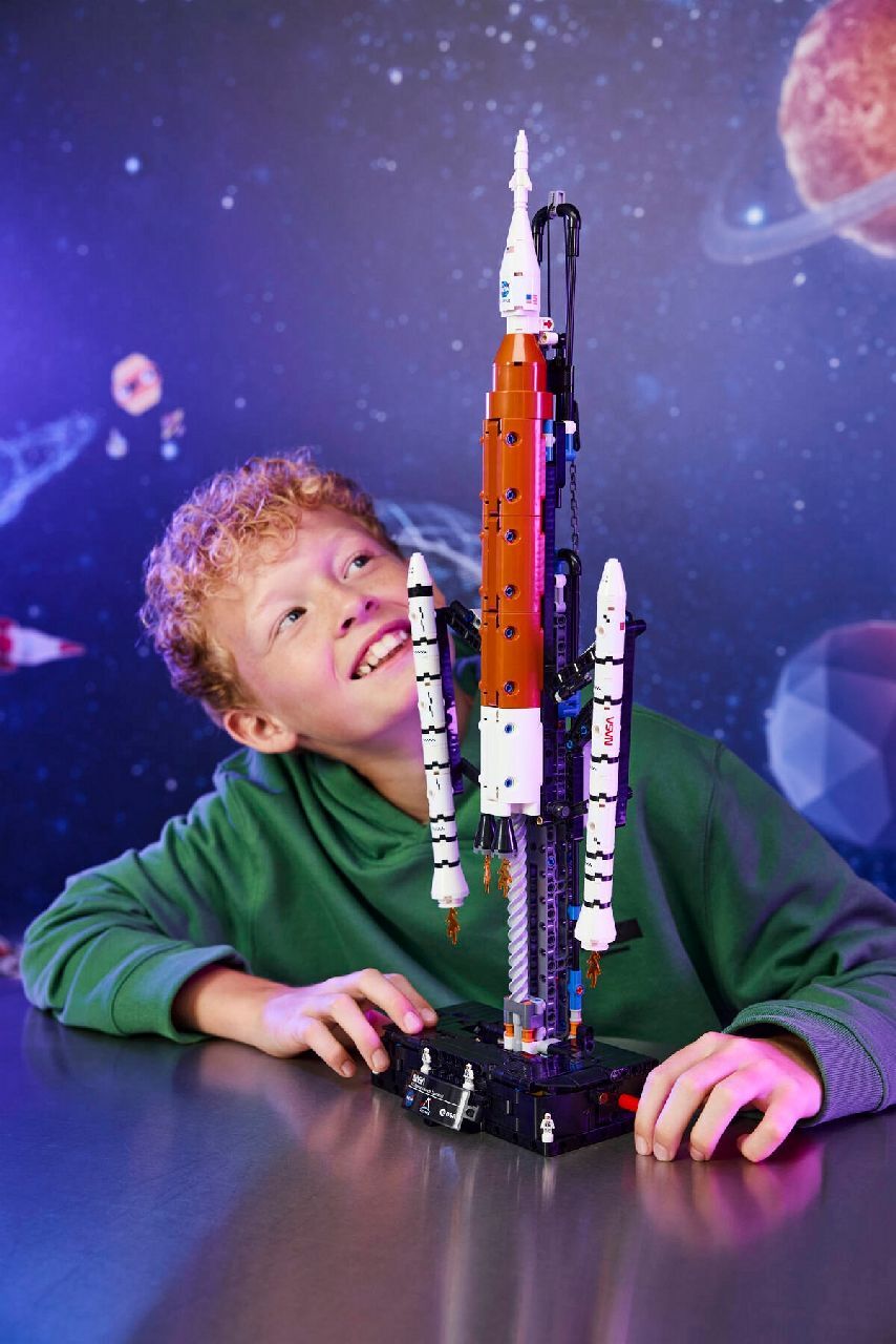 LEGO® NASA Artemis Space Launch System Rocket
