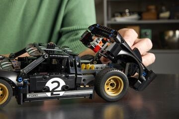 LEGO® 1966 Ford GT40 MKII Race Car