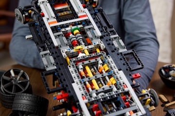 LEGO® Koenigsegg Sadair's Spear Megacar