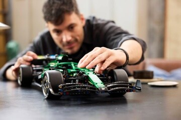 LEGO® Aston Martin Aramco AMR25 F1® Car
