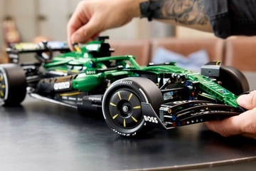 LEGO® Aston Martin Aramco AMR25 F1® Car