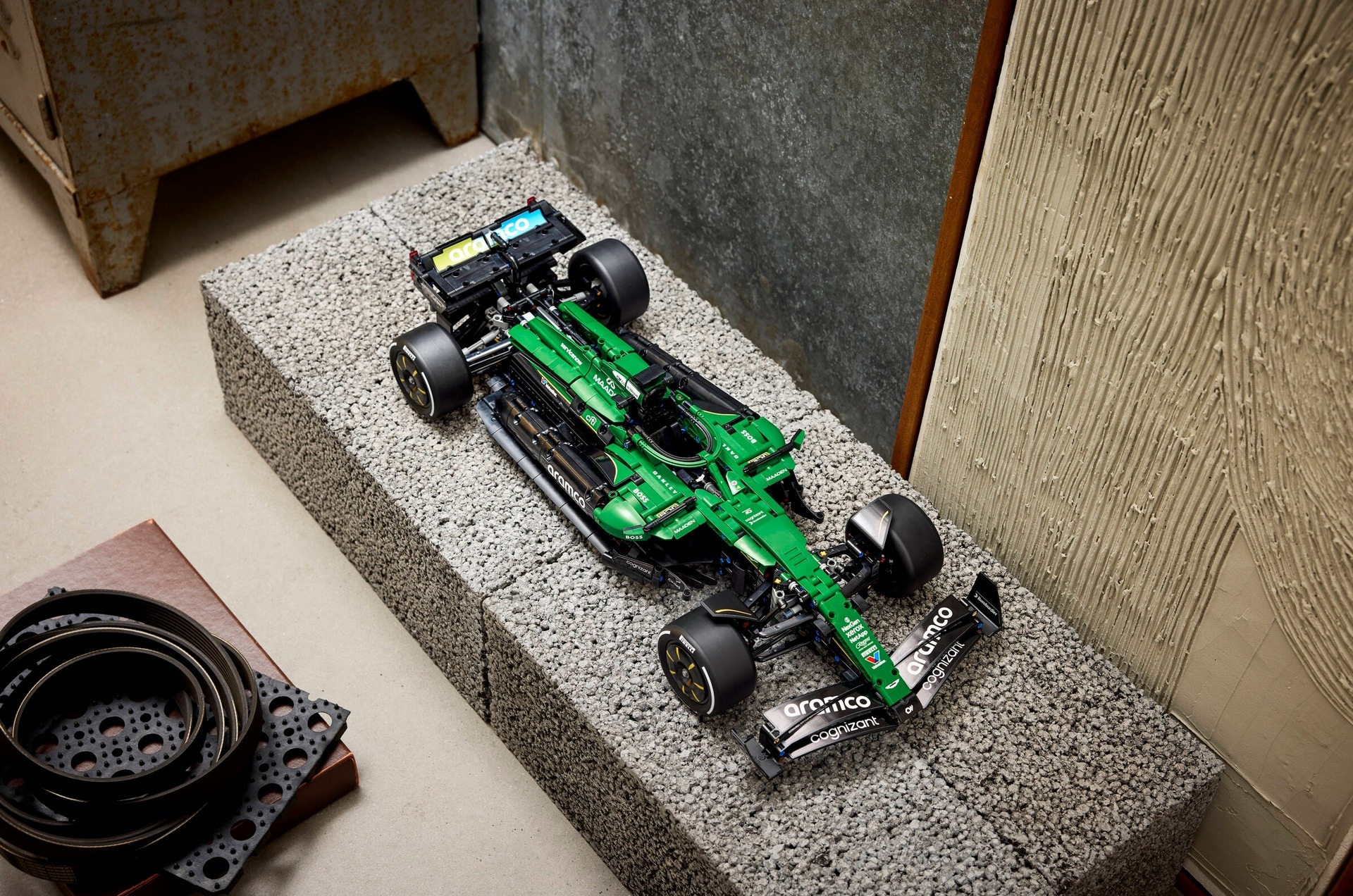 LEGO® Aston Martin Aramco AMR25 F1® Car