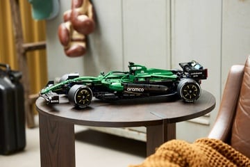 LEGO® Aston Martin Aramco AMR25 F1® Car