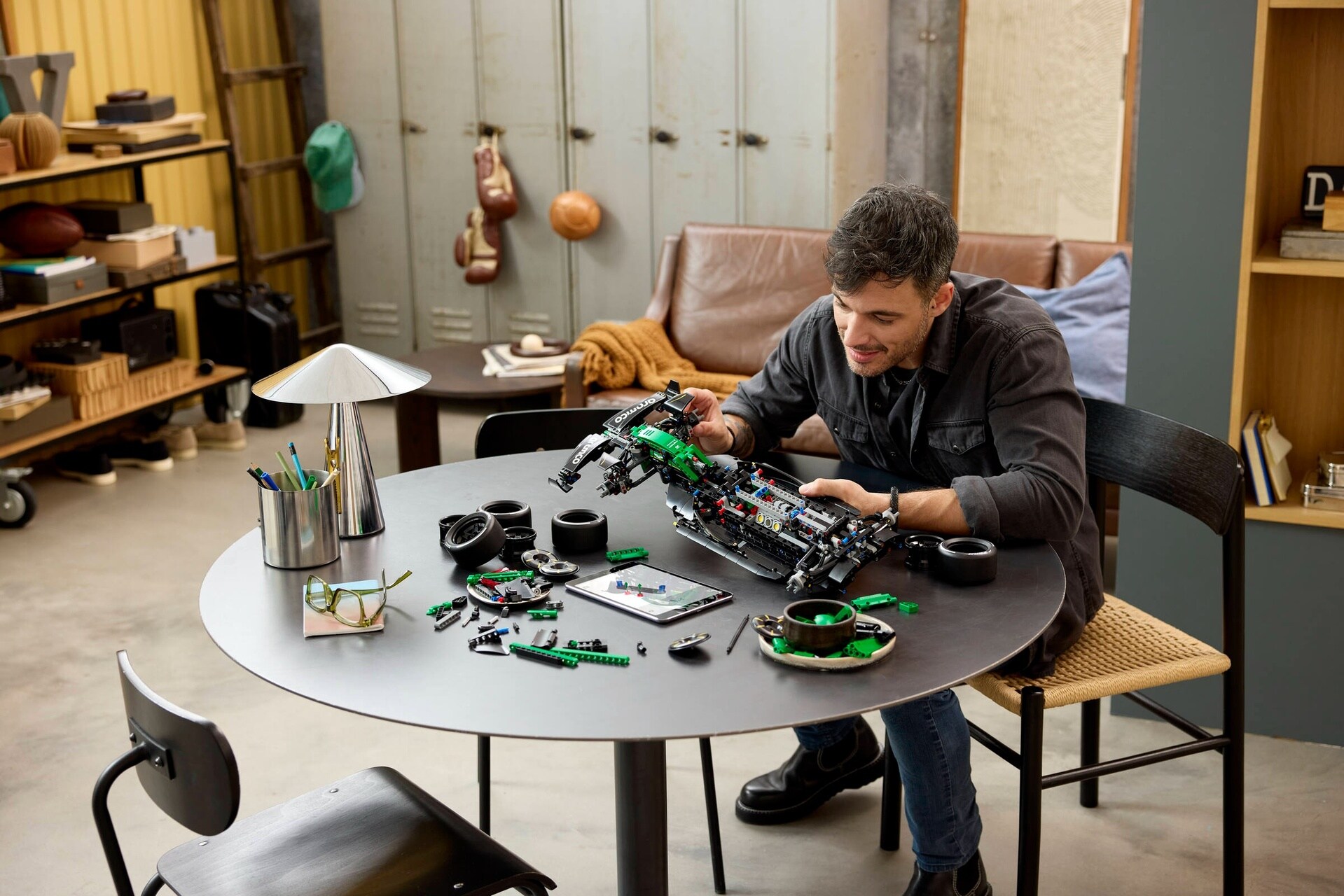 LEGO® Aston Martin Aramco AMR25 F1® Car