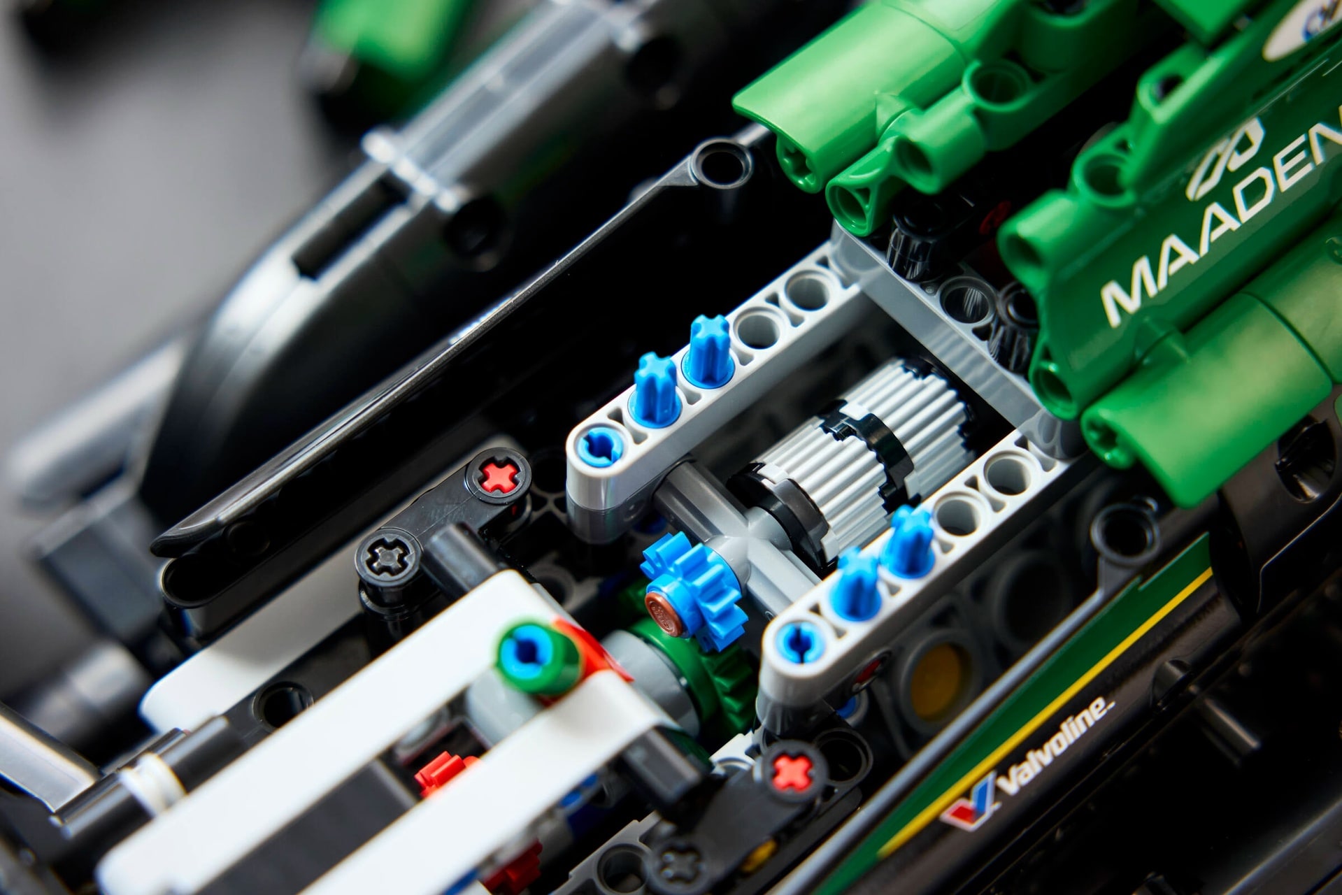 LEGO® Aston Martin Aramco AMR25 F1® Car