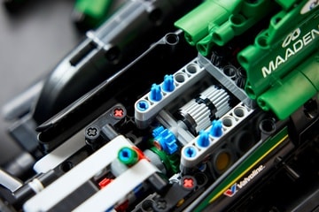 LEGO® Aston Martin Aramco AMR25 F1® Car