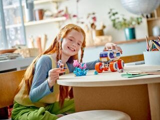 مجموعة بناء مركبة روفر لاستكشاف الفضاء من LEGO®