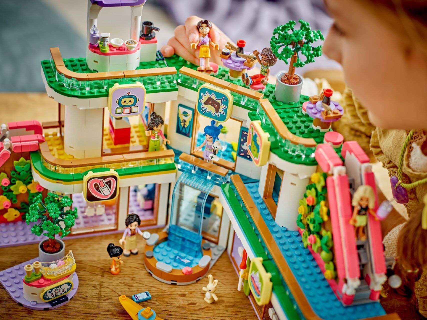 LEGO® Heartlake City Shopping Mall