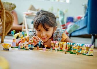 مجموعة بناء يوم تبني الحيوانات الأليفة من ليغو®