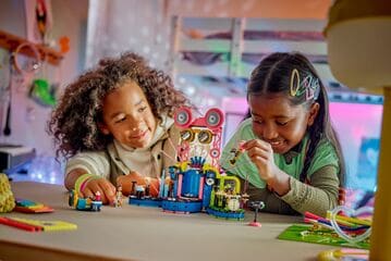 LEGO® Heartlake City Music Talent Show