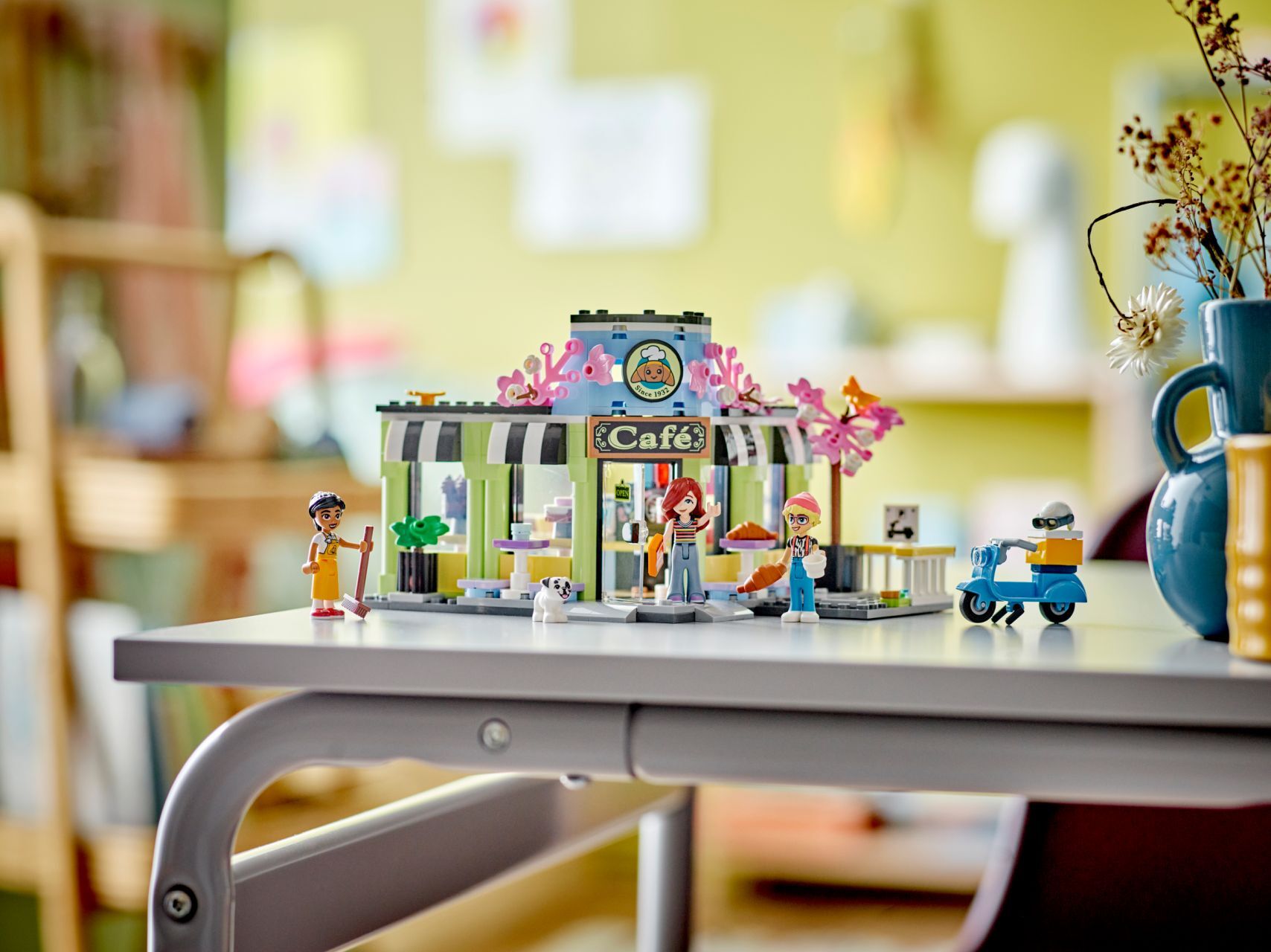 LEGO® Heartlake City Café
