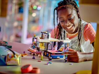 LEGO® Pop Star Music Tour Bus
