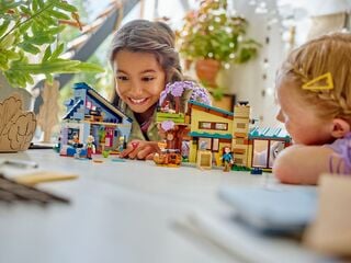 LEGO® Olly and Paisley's Family Houses