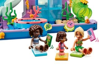 LEGO® Heartlake City Water Park