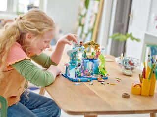 LEGO® Heartlake City Water Park