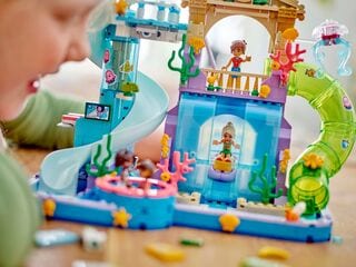 LEGO® Heartlake City Water Park