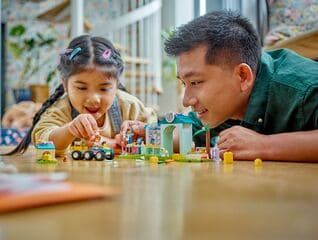 مجموعة بناء عيادة حيوانات المزرعة البيطرية من ليغو®