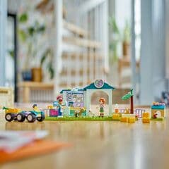 مجموعة بناء عيادة حيوانات المزرعة البيطرية من ليغو®