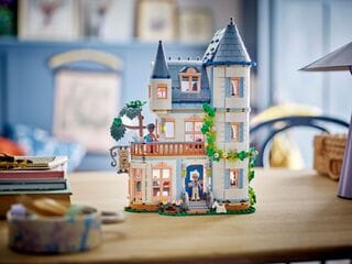 LEGO® Castle Bed and Breakfast