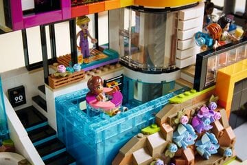 LEGO® Andrea's Modern Mansion