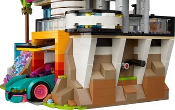 LEGO® Andrea's Modern Mansion