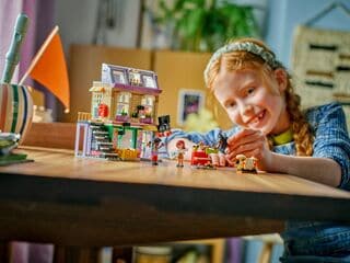 LEGO® Music Store & Apartment