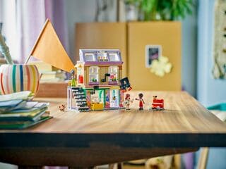 LEGO® Music Store & Apartment