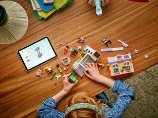 LEGO® Music Store & Apartment