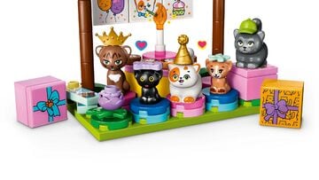 LEGO® Cat Birthday Party & Tree House