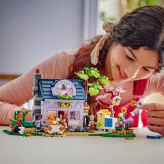 LEGO® Beekeepers' House and Flower Garden