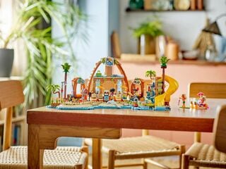 LEGO® Family Vacation Beach Resort