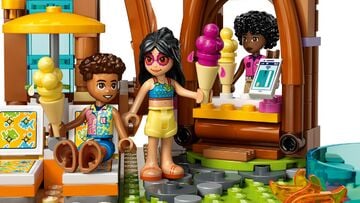 LEGO® Family Vacation Beach Resort