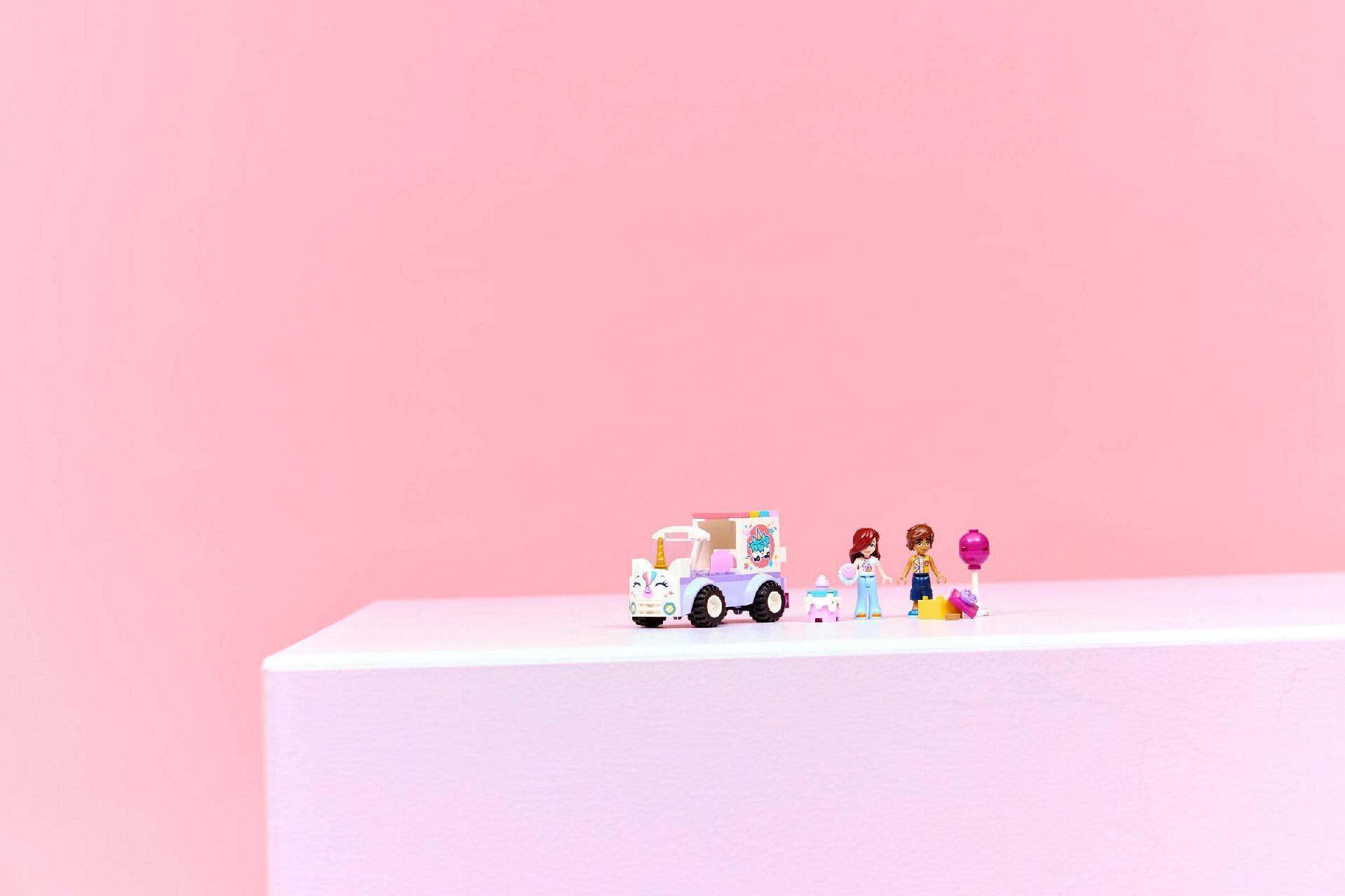 LEGO® Unicorn Cake Delivery Car