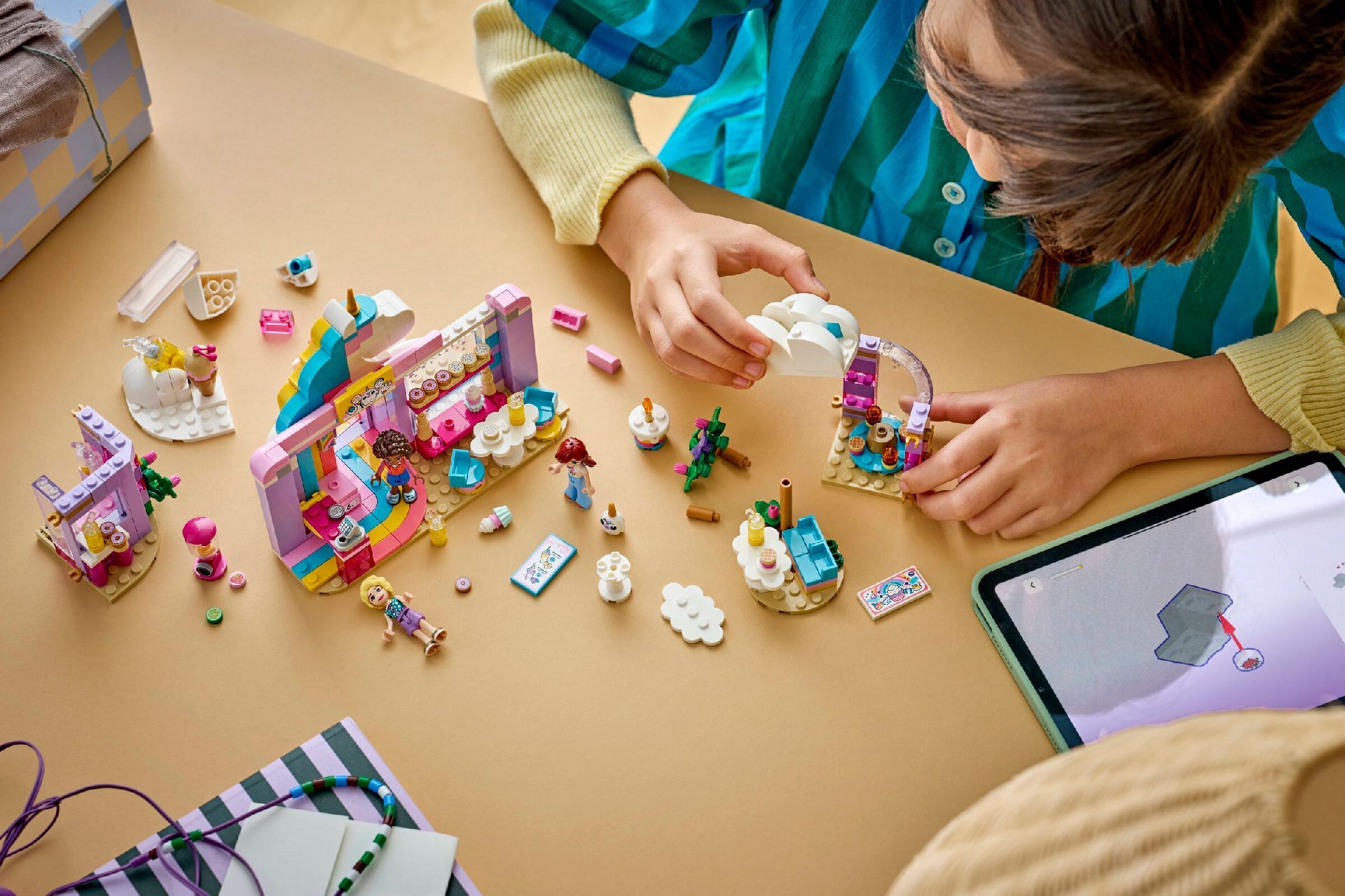 LEGO® Unicorn Dream Café