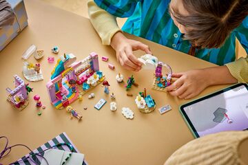 LEGO® Unicorn Dream Café
