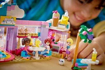 LEGO® Unicorn Dream Café