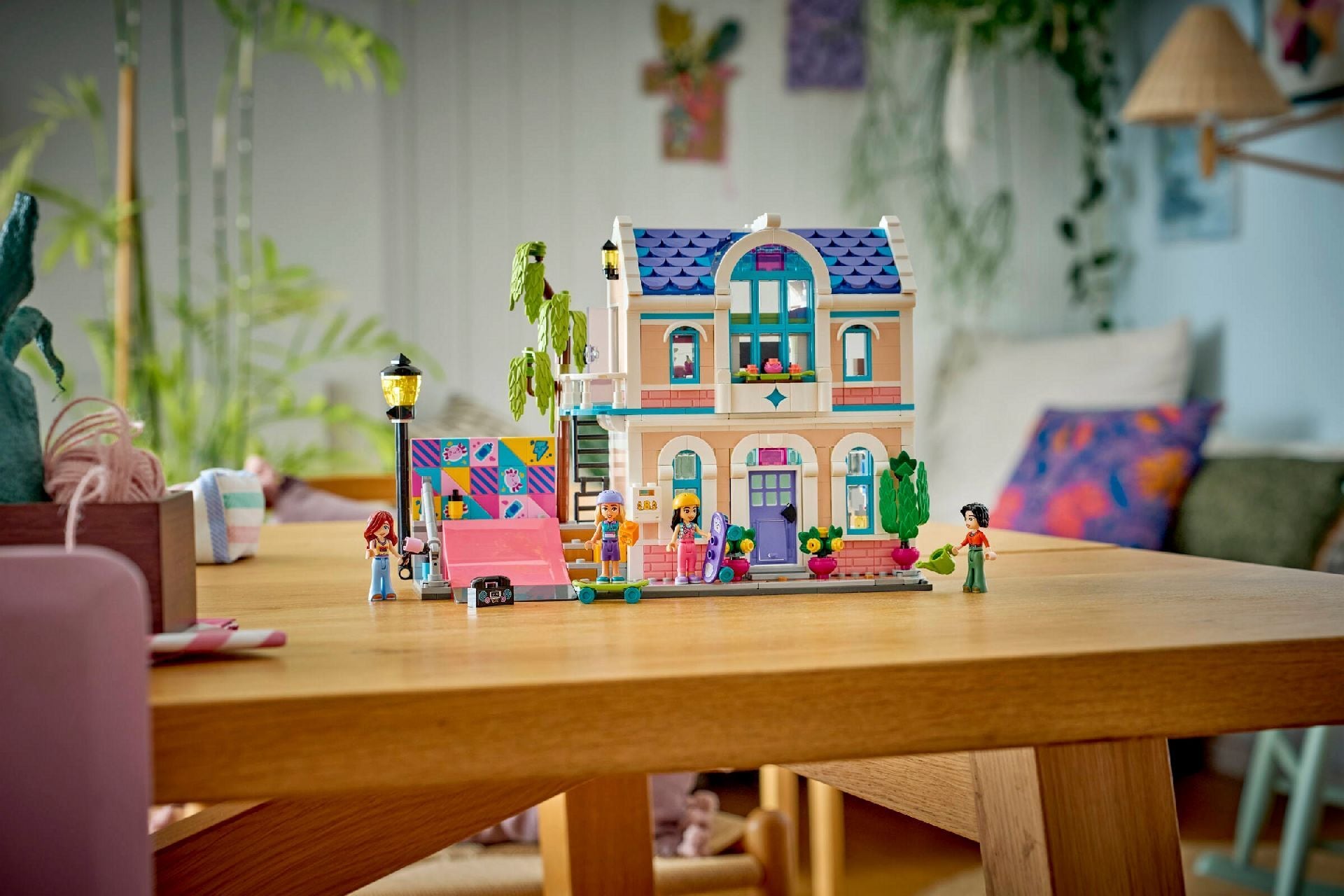 LEGO® Liann's Family House