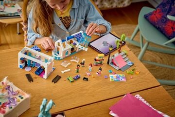 LEGO® Liann's Family House