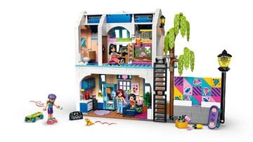 LEGO® Liann's Family House