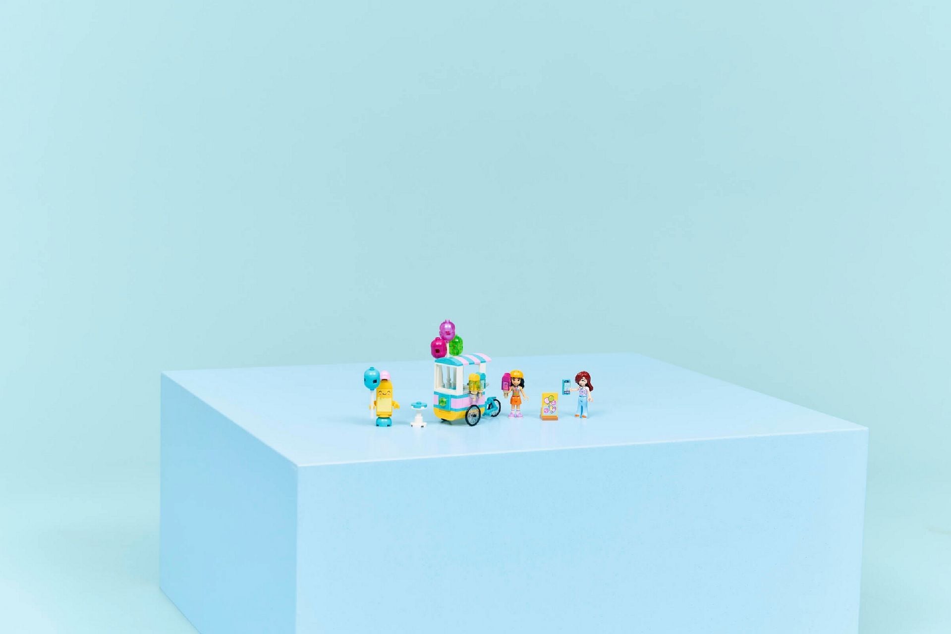 LEGO® Ice Cream & Balloon Stand