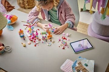 LEGO® Candy & Cupcake Ferris Wheel