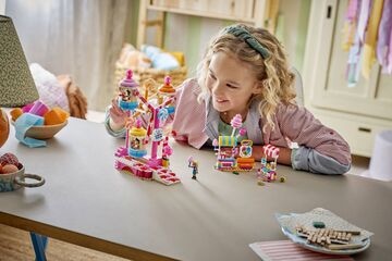 LEGO® Candy & Cupcake Ferris Wheel