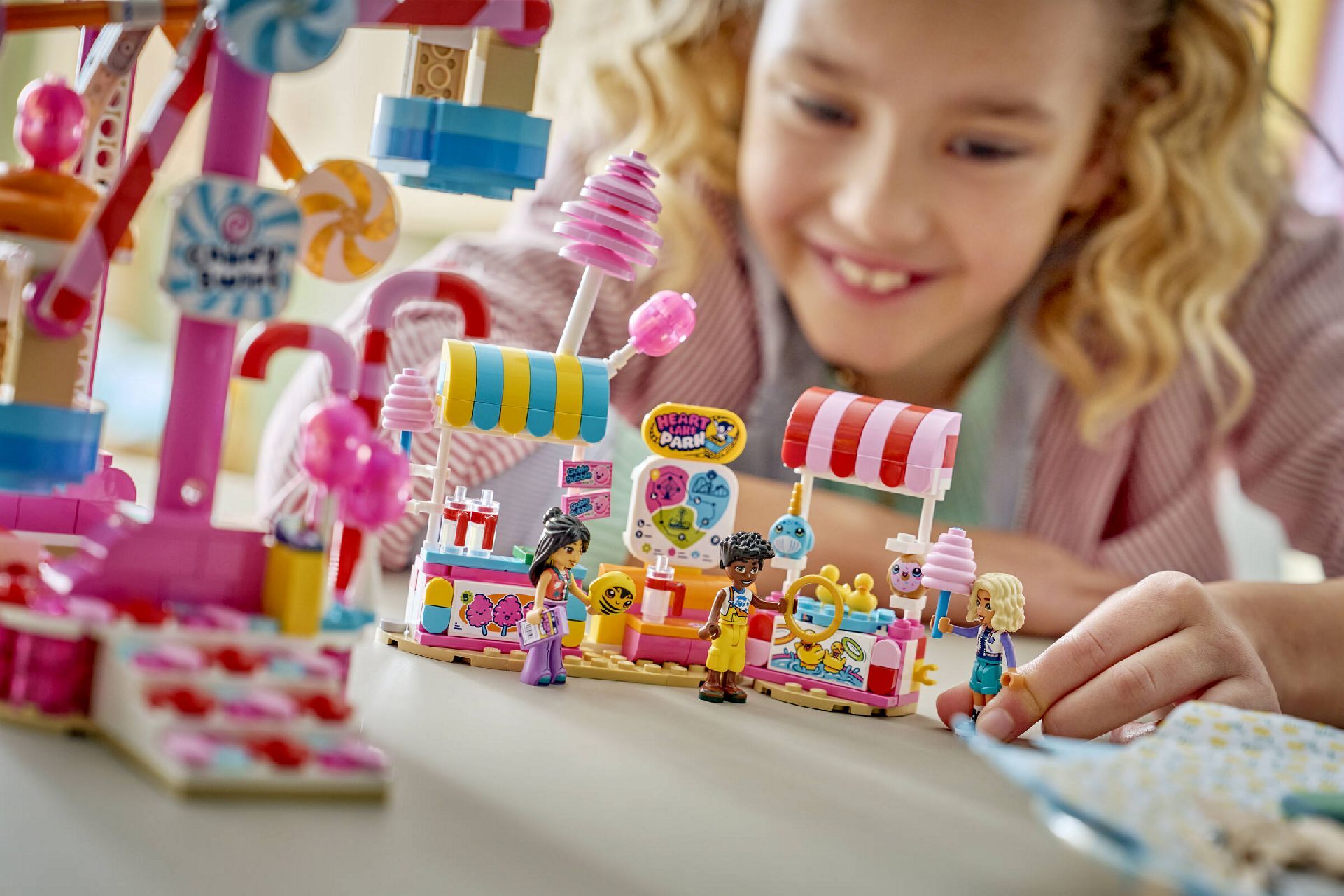 LEGO® Candy & Cupcake Ferris Wheel