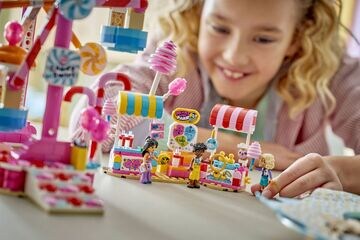 LEGO® Candy & Cupcake Ferris Wheel